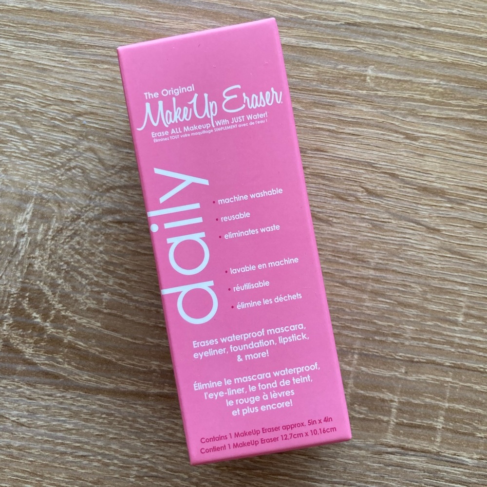The Original Makeup Eraser - New in Packaging! ✨💕✨💕